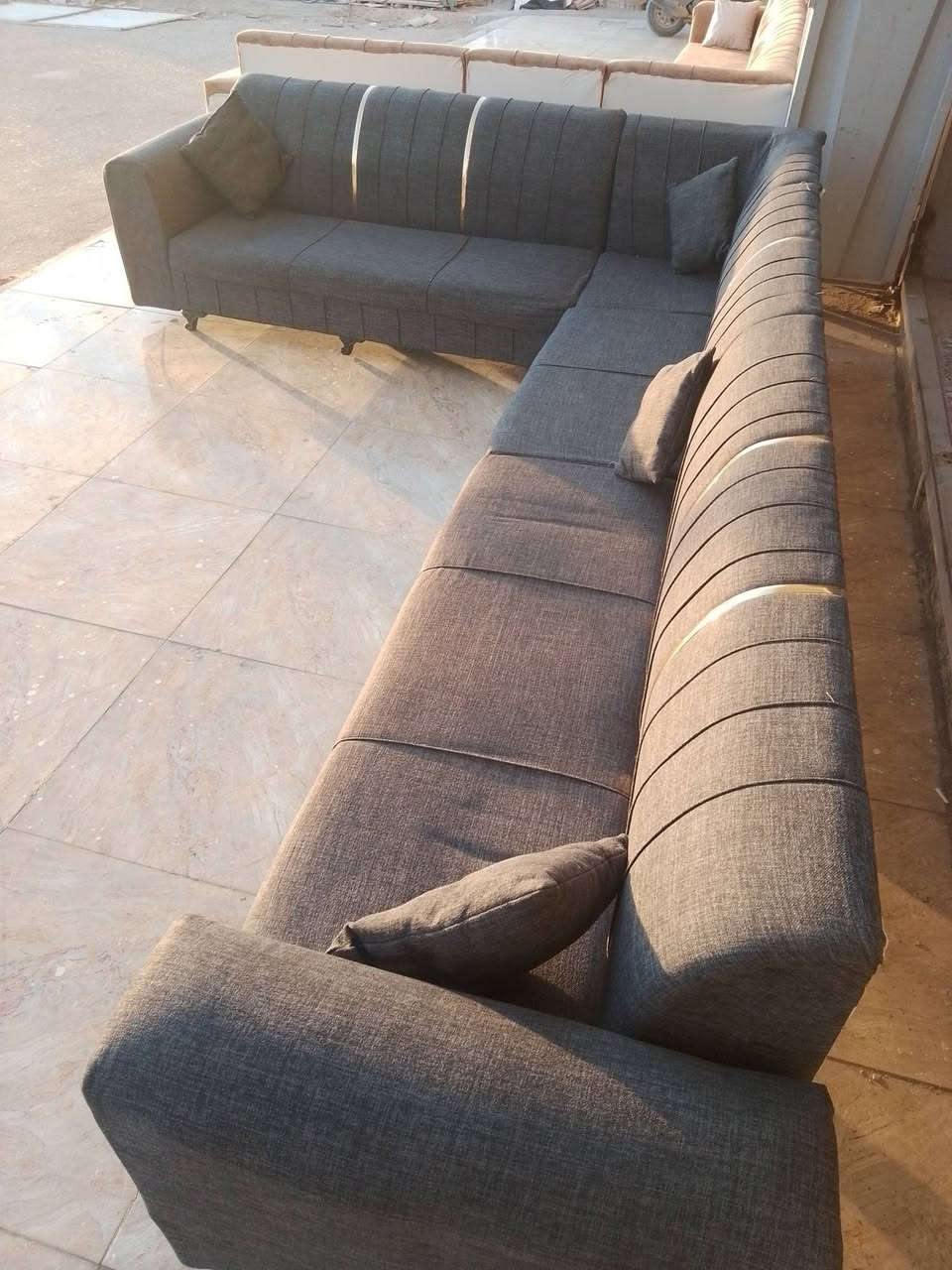 ديوان 9مقاعد مستعمل نظيف 175الف مجمع الضحى للتسوق المسيب مقابل دائرة كهرباء المسيب عمارة الرحيم ***********
