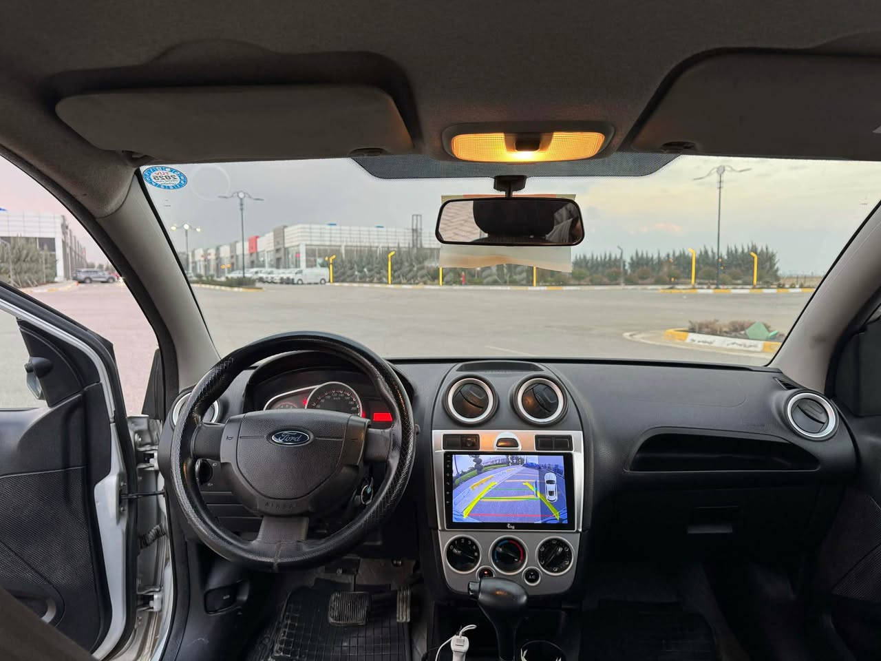 ۲٠۱٥ نیفا دوو سویچە
یەک پەڵە بۆیاخ بێ ناوکرتن 
سەنەوی تا مانگی ۹/۲٠۲۷ تازەیە
تازە پێشی داگیراوە هیچ مەسرەڤی نییە تایەی تازەیە گێڕو مەکینە بەشەرت زۆر زۆر بێعەیبە
*********** السليمانية, العراق
