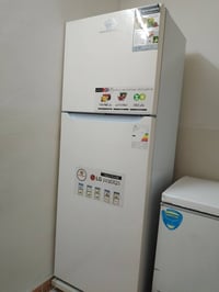 ثلاجه للبيع ماطوره واكف سعره 150جديده مامشتغل خمس تشهر 07725013225
