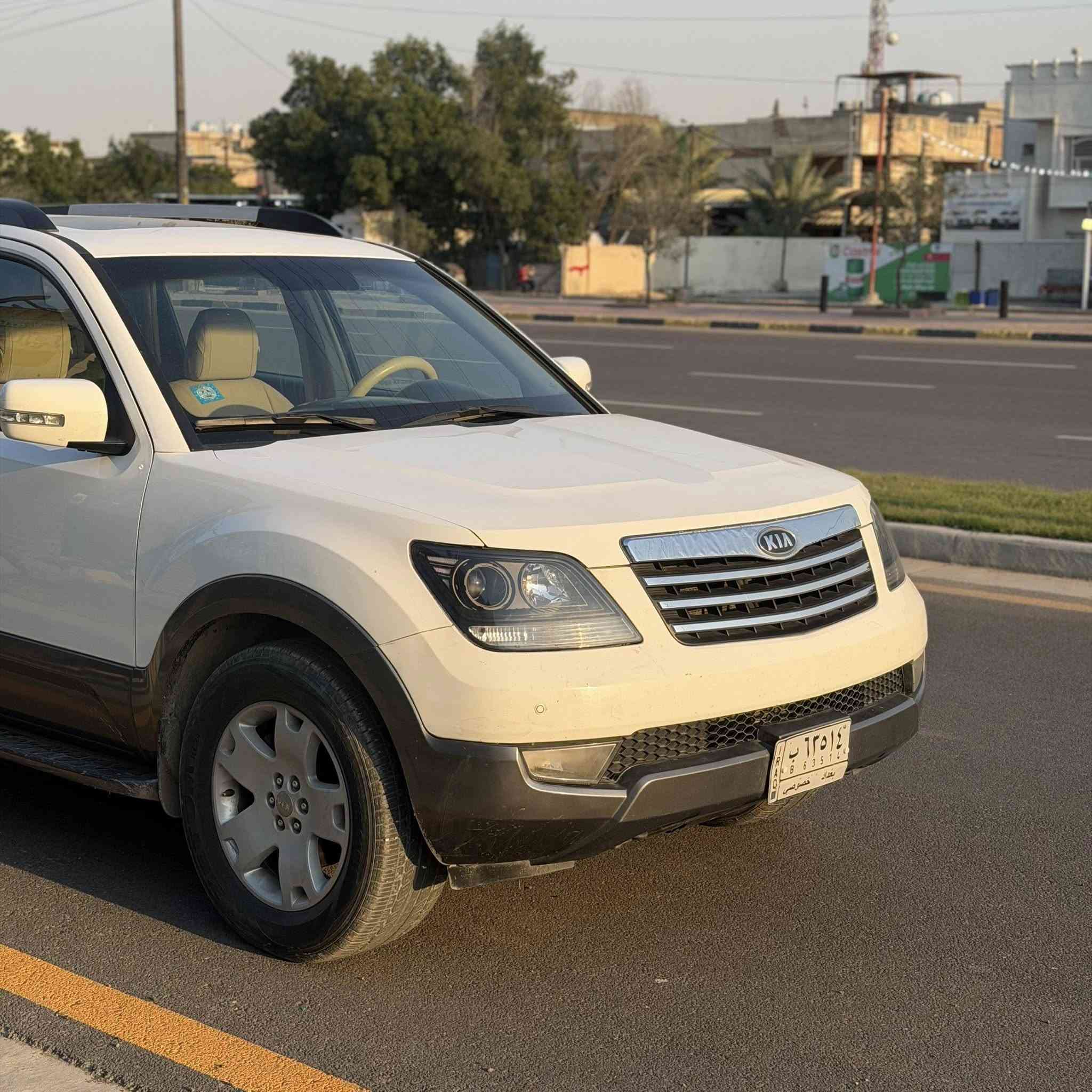 موهافي 2013
خليجي  مكفوله ماعدا
شبر كارت بالبنيد 

فتحة 
شاشة + كامرة 
تبريد منفصل بيانيو 
تحكمات بالاستيرن
وباقي المواصفات المعروفة 

ماشية 141 كيلو حقيقي

سيارة جديدة كلش عليها تخم تاير 
وصدر امامي خلفي جديد

 مناقصها شي  
السعر 140 وبيها مجال بسيط
  
عنواني بغداد السيدية
***********
