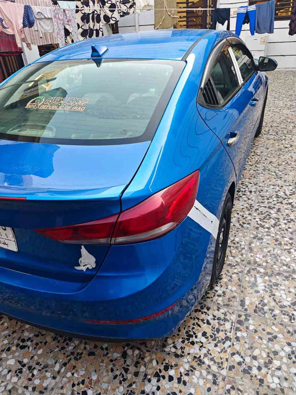 السلام عليكم
للبيع هونداي انترا 

وارد امريكي 

موديل 2017 

حادث جاملغ +بنيد مبدل 

محرك الفين دوش  

رقم بغداد  جديد باسمي 

مكان سيارة بغداد 

السعر 110 وبيه مجال 

رقم تلفون ***********
