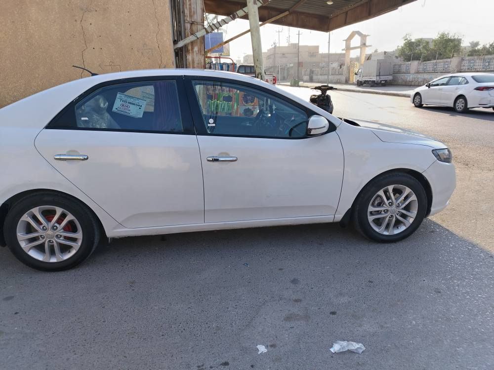 السلام عليكم كيا سيراتو 2012 بس باب العبري مصبوغ باب واحد *********** مكانها سماوه رميثه السعر المطلوب 110 وبيها مجال
