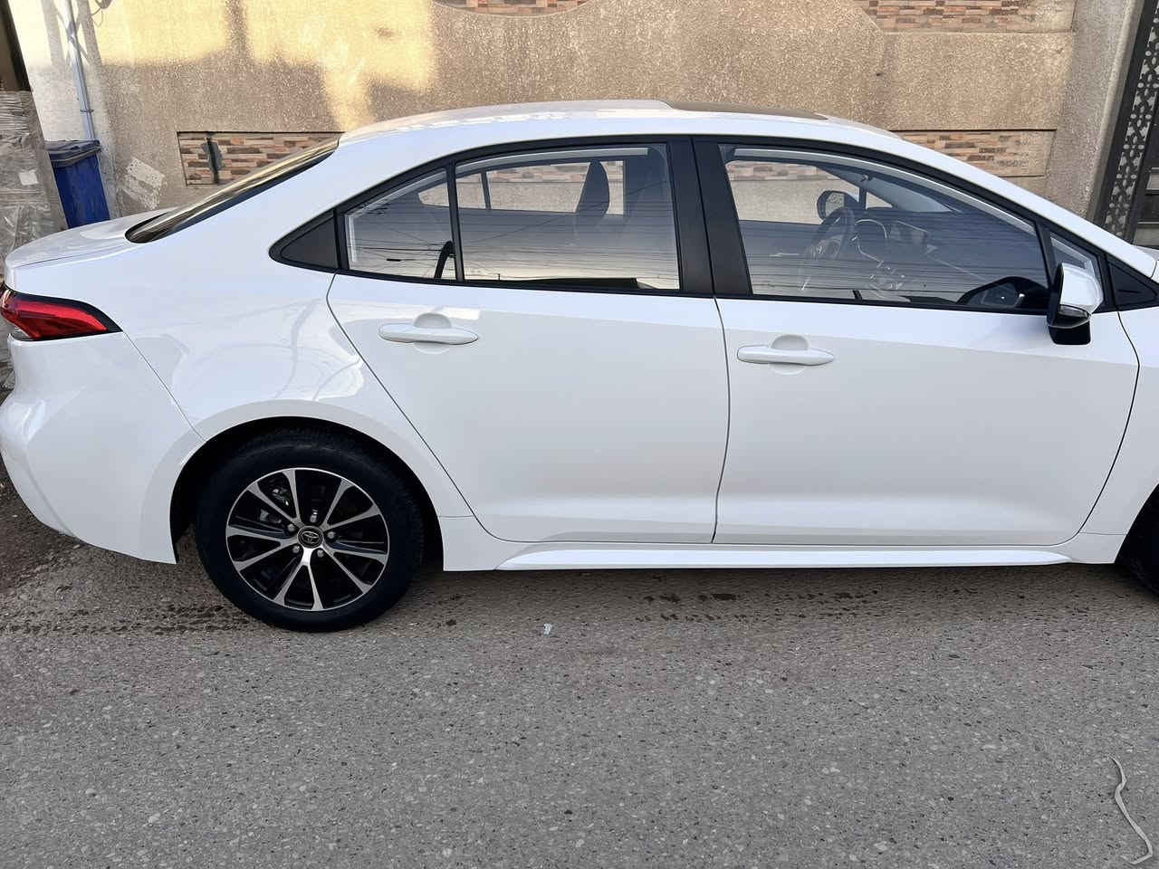 تويوتا كورلا هايبرد 2025 فول مواصفات شكل الأمريكي ماشيه 3 الف بعدها زیرو
Toyot Corolla Hybrid 2025 زیر
2025 :الموديل .
. المحرك: 1.8 هايبرد و بانزين
. اللوحات بغداد مرقم جاهز ب اسمي السنوي
فول المواصفات:
. بصمة تشغيل وأبواب
فتحة سقف
Apple CarPlay شاشة أصلية . داشبورد دیجتل مع تبريد شاشة
. تبريد قطعتين
ویل کاب لد امامي خلفي زنون بلادي ثلاث انضمه قياده المكان بغداد الدوره السعر 153 وبيها مجال بيع او مراوس
***********
