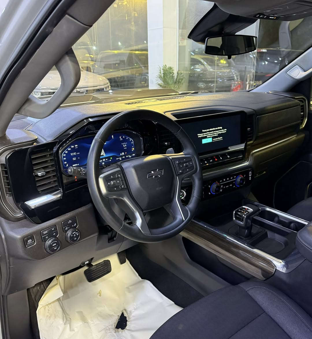 Chevrolet Silverado 
2024 LT Trail Boss
V8 - 6.2L - 4x4

بسمە و شغال
شاشە و کامیرە
لایت لید
بگ لایت لید
باب بودی قطعتین
کوشین کهرابایی
کوشینات هیتر
سوکان هیتر
دبل اکسل
رادار
باب طویل
بودی قصیر
ویل 20

38.000 mile
2 قطعە صبغ
سعر 390 ورقە

معرض ( مەدینە ) اربیل شارع ١٠٠م
0750 261 2500
0772 665 1010⁩
