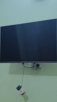 شاشه البيع 43 صار شهرين من جبته مشتريه 250 قيم واخذ ستفسار 07888735070