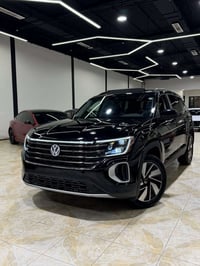 فولكس واكن اتلس  موديل ٢٠٢٤ مواصفات SE ماشي ١٠١٥٠ جامرلغ خلفي مصبوغ بد...