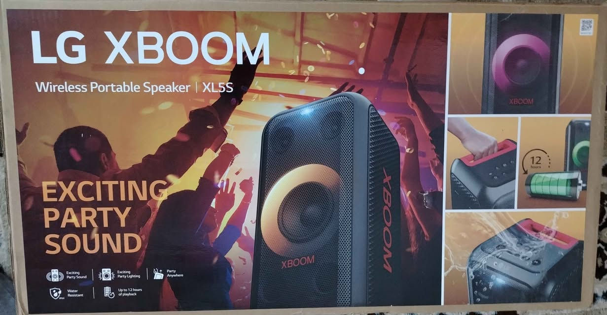سماعه lg xboom XL5S
مقاومه للماء والغبار 
بطاريه 12 ساعه
صوت قوي 200W 
مضخم صوت عملاق 
اضاءات RBG تتفاعل مع الصوت 
ميزة party Lightings
تدعم بلوتوث وفيها مدخل USB
فيها منافذ لاددخال المايك او الكيتار
تطبيق XBOOM للتحكم
السعر   275
المكان ديوانية.(السماعه مامفتوحه من كارتون جديدة). *********** Singapore
