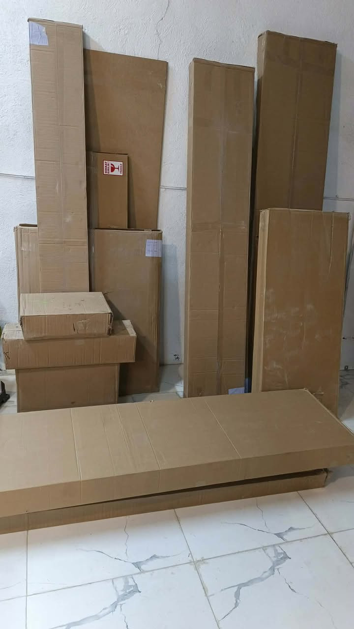 غرفه بالكارتون 9قطع السعر 850 بعدها ماشدوده 
السعر يشمل النقل داخل النجف 
مكانه نجف
اي استفسار على الخاص مع سكرين للمنشور


**إذا كنت صاحب هذا الإعلان وتريد حذفه لأي سبب، رجاءا أرسل رسالة إلى الدعم الفني**