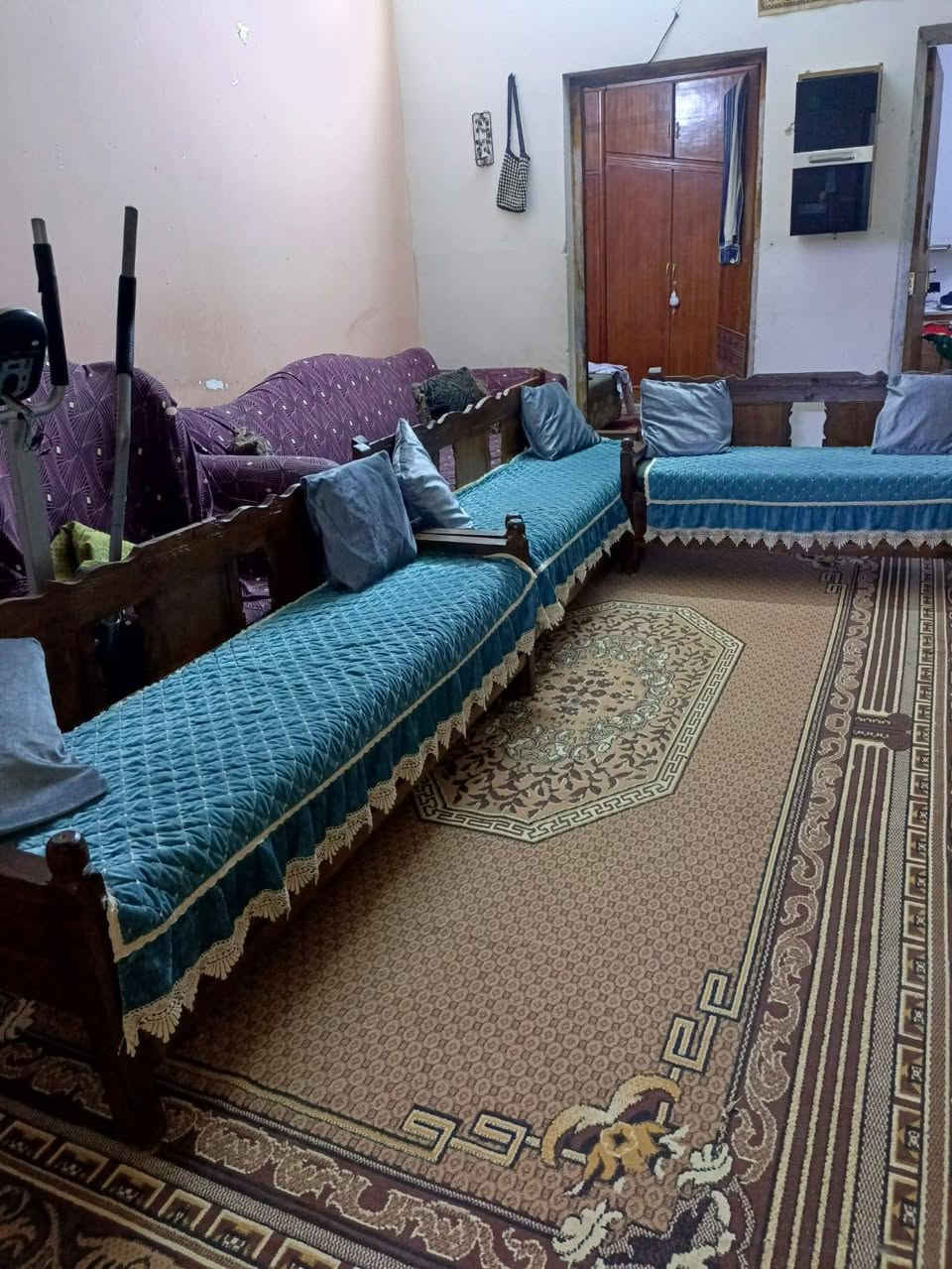 السلام عليكم.. اخوان الي موصيني علي كناتير  وصلت وجبه جديده🌷🌷
1.كناتير صاج حطاطه.3ابواب طابقين داخل خارج صاج مطعم بورمي. كل باب وحده شغل ثكيل.
2.كنتور 3ابواب صاج طابق واحد.
3..كنتور بوب كل باب وحده داخل خارج صاج. ظهر جرجوبه
4..كنتور بابين. صاج نظافه 95٪
5..كنتور 4بوب صاج طابق واحد.
6..كرويتات عدد3 كاملات مع الفراش  نظافه 95٪
للاستفسار خاص. او الاتصال عالرقم ***********. حي المعلمين..
