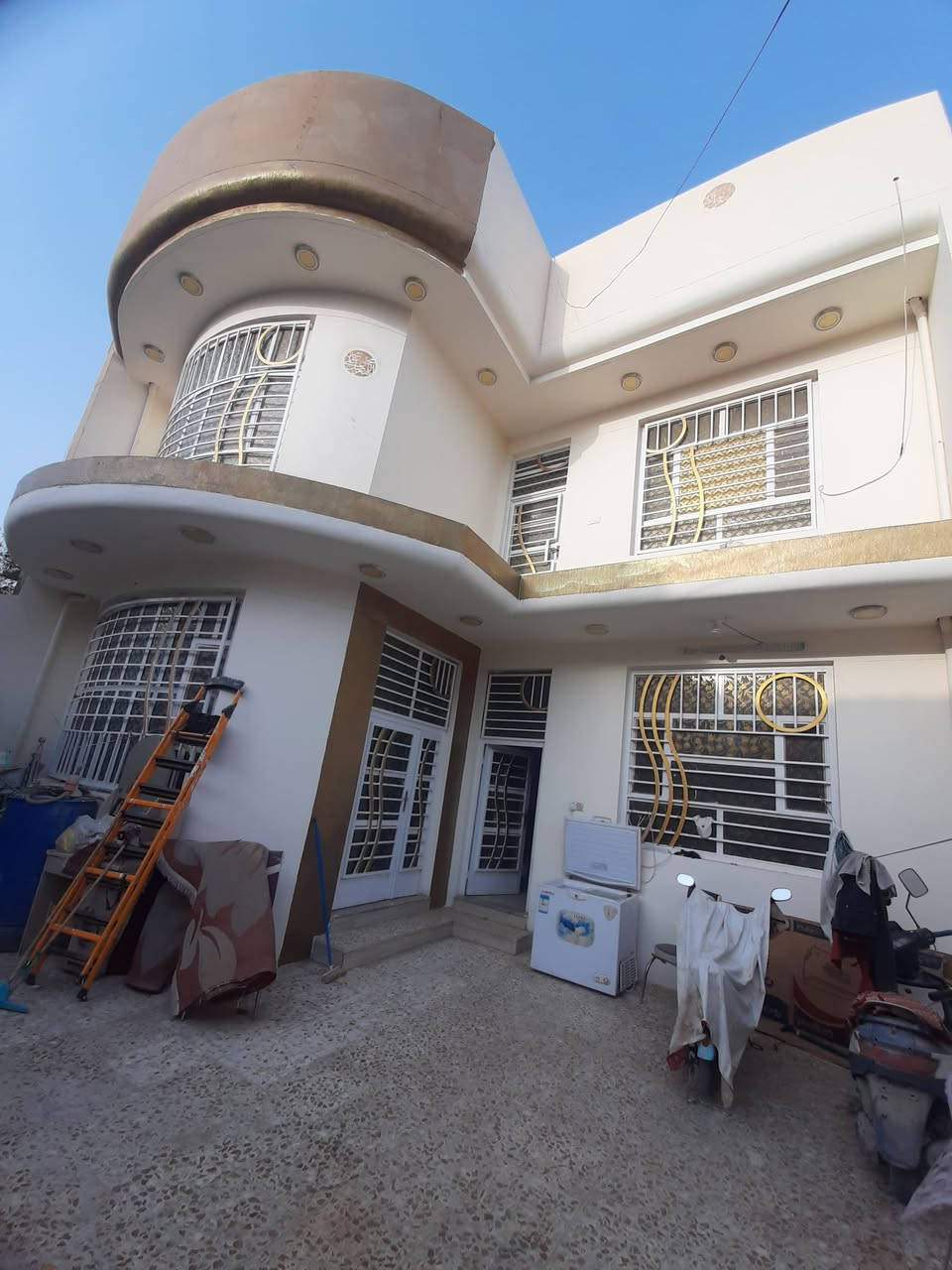 بيت طابو زراعي 250 متر حله بكرلي العبوديه طابقين اربع غرف نوم مجمعات صحيه كراج بيت حلو ومرتب السعر 180 وبي مجال للشراي ***********
