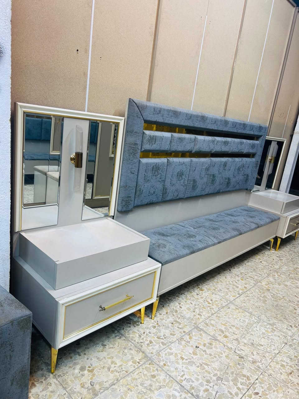 غرفه تركي 10 قطع مودرن حديث 💯نظافه 95 واصل شد او نقل


**إذا كنت صاحب هذا الإعلان وتريد حذفه لأي سبب، رجاءا أرسل رسالة إلى الدعم الفني**