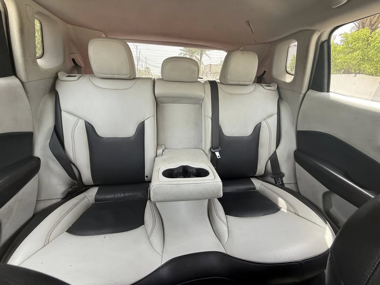 سلام عليكم جيب كومبارس مديل ٢٠٢٠  مستعجل على بيعتها قفل١٢٥ قفل نهيتها مكانها بابا الحصوه السياره خير من الله اي نقص مابيها  الرقم إلى استفسار ***********
