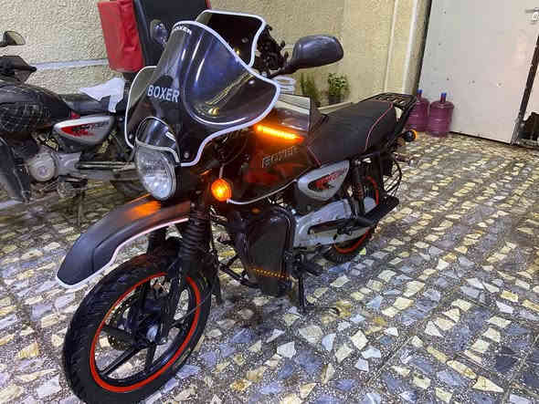 بوكسر جبلي موديل 23 شهر 8 رقم بغداد باسمي وشرط تحويل ثاني يوم الدراجة مفتوحة شركة والغراض كله من باجاج يعني شغل كله اصلي و وكالة ترايك للبصرة مابيها اي نقص السعر مليونين و 700 وبيها مجال بسيط للشراي الرقم  عنوان مدينة الصدر الحبيبية ***********
