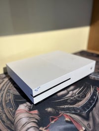 1- ون اس واحد تيرا سعره 165 الف مع يده سيريس 2- ون اس نص تيرا  سعره 14...