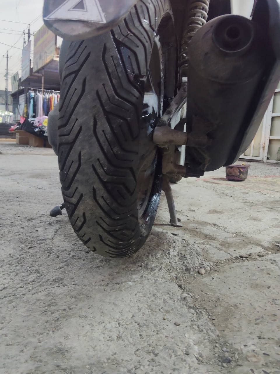 وصلني تايرات خلفيه مال pcx حجم خاص من اليابان العريض و عالي ب 45 الف شوف الصورة ***********
