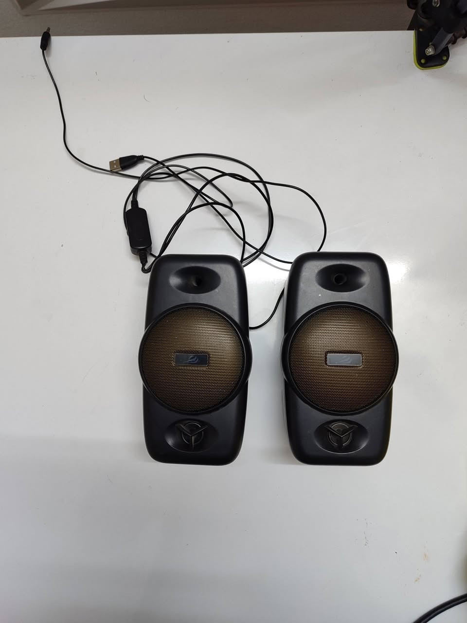 قطع للبيع توصيل موجود 

Powrr Suplay Thermaltek 700Wat RGB
65 الف

Casr Dark Falsh DK431
مع 4 فانات 65 الف

Camer Rapoo 4K C500
100 الف 

Spikar 
20 الف 

للتواصل 
***********
