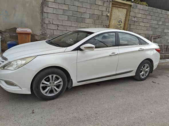 السلام عليكم
سياره سوناتا للبيع موديل 2010خليجي مضلع محرك 2400 ومواصفات عاديه وبيها شاشه 
وسونارها موجود 
السعر 115 وبيها مجال بسيط 
للتواصل ***********
