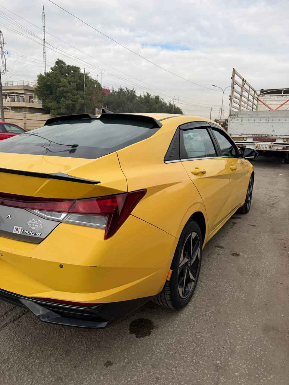 السلام عليكم النترا 23 فول الفول اعله فئه حادثهه بلمنشور بس
جاملغات مبدل بدون إرباك مواصفات معروفه سياره جديده هيئه مصفره منظومة غاز 
 السعر 170وبيهه مجال بسيط للاتصال ***********
