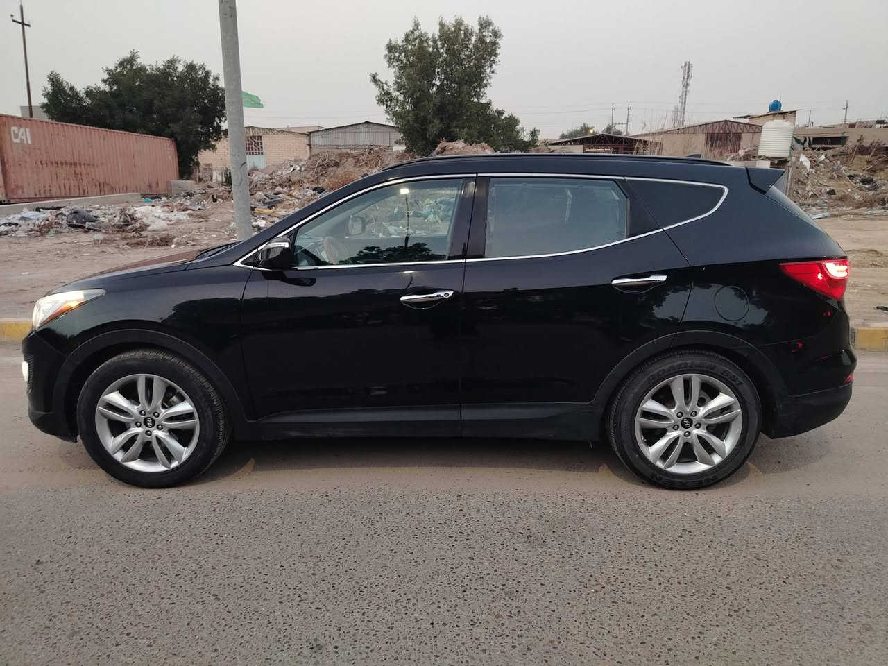 السلام عليكم سيارة نوع هونداي سنتافي وارد أمريكي للبيع موديل ٢٠١٦ ماشيه ٨٩ الف ميل رقم بغداد دولي بأسمي محرك ٢٠٠٠ تيربو كير اوتوماتيك سيارة فول مواصفات لمتد ومعروفه مواصفات الفول سيارة جديدة وكاملة بدون نقص حادثه دعامية امامية فقط صور الحادث ورقم الشاصي موجود بالمنشور وبيه صبغ الجاملغين الامامية موجود سونار السيارة امغلفة PPF والارضية جلد السعر المطلوب ١٣٧ ورقة مكان السيارة كربلاء المقدسة للاستفسار الاتصال على الرقم (***********) مع تحياتي للجميع ٠
