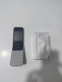 نوكيا ٢٧٢٠ • عاطل • مع الشاحن