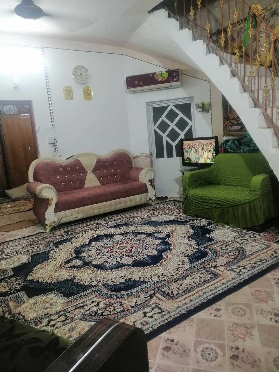 بيت طابو صرف  حي السجاد خلف دائرة الكهرباء  طابق ونص  غرفتين مطبخ حار وبارد  صالتين ثلاث حمامات ستقبال كبير  بناء صب طابوق نهروان المساحة 150م
للبيع  للتواصل *********** ناحية العباسيه خلف المستشفى 
بيت طابو صرف  حي السجاد خلف دائرة الكهرباء  طابق ونص  غرفتين مطبخ حار وبارد  صالتين ثلاث حمامات ستقبال كبير  بناء صب طابوق نهروان المساحة 150م
