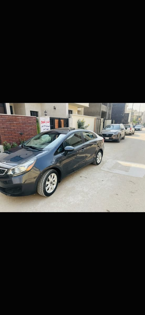 مرحبا . ريو للبيع موديل ٢٠١٧ ،رقم بغداد وارد امريكي ،كير ومحرك ممفتوحات ع البلاد . حادثهه بالصفحه جاملغ وباب وبالعراق نصبغ بيهه الباب الخلفي والداير مال الجاملغ .. البجم كبس . ويل كب فتحه شاشه وكامره مكانهه ( بغداد ) السعر (٩٣) الاتصال ع ***********
