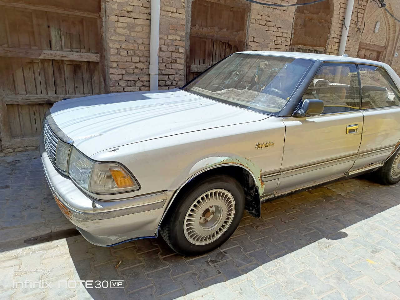 سلام عليكم هارتوب طويل مديل 1991 كفاله كص و نقل جثه و الاصوليات والضربه سنويه منتهيه راعيه يريد تحويل مكينه كير كفاله مكينه 2500 تدفئه تبريد تبريد ثلج كشنات كلهن كهرباء مرايات شفط سنتر لوك شغال البدي شوف العين نقصه بس حداديه اماميه سعر سياره 37 وبيها مجال حك الجيه مكاني البصره الجزائر رقم الهاتف ***********
