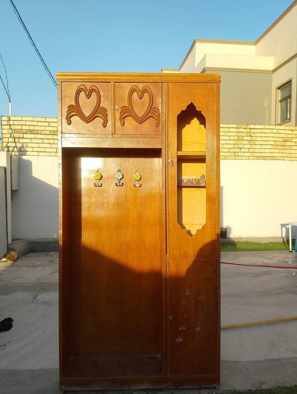 للبيع زاويه الضرر البيهه الجامه ولقفل الخاص بباب الجامه اسعر 25 رقم الهاتف *********** موجود واتساب

