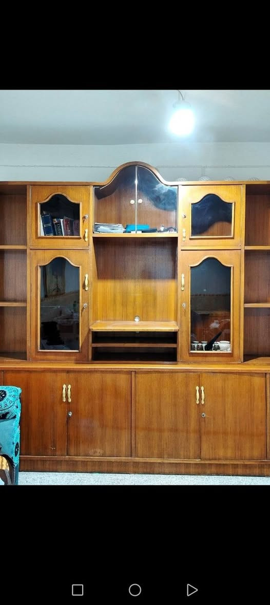 السلام عليكم معرض للبيع اخو الجديد تسگام كله صاج داخل وخارج منفصل قطعتين ارتفاعه مترتين ونص وعرضه ٣ متر مكانه طويريج حي الشهداء سعره ٦٠٠ ورقمي ***********
