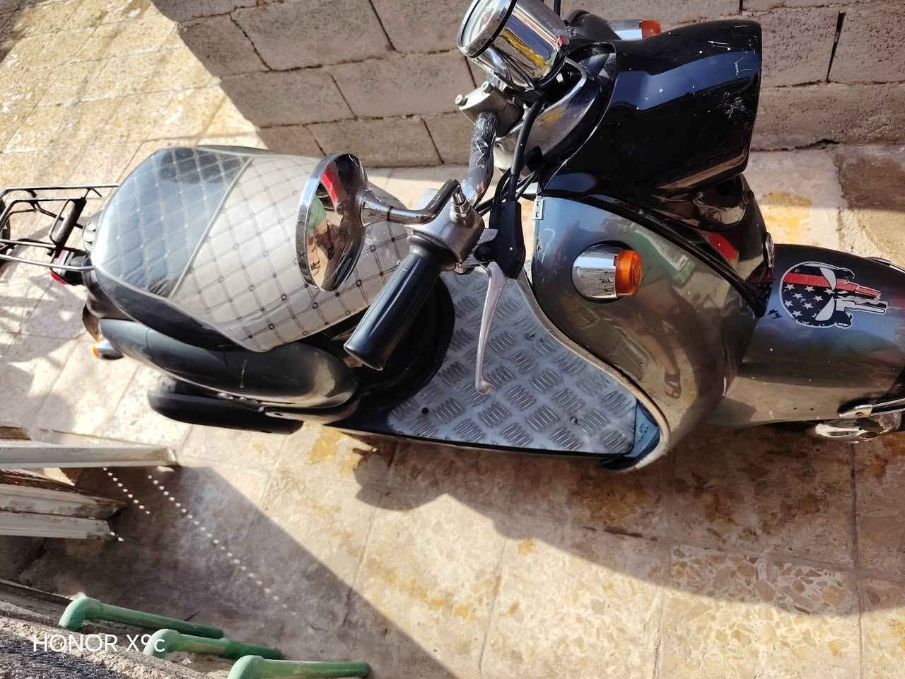 السلام عليكم دراجه مصريه شغاله كلشي ما نقصه مكصوصه رايمر بلادي دراجه شلعه ومعدل تخبل السعر 300 وبيه مجال ***********
