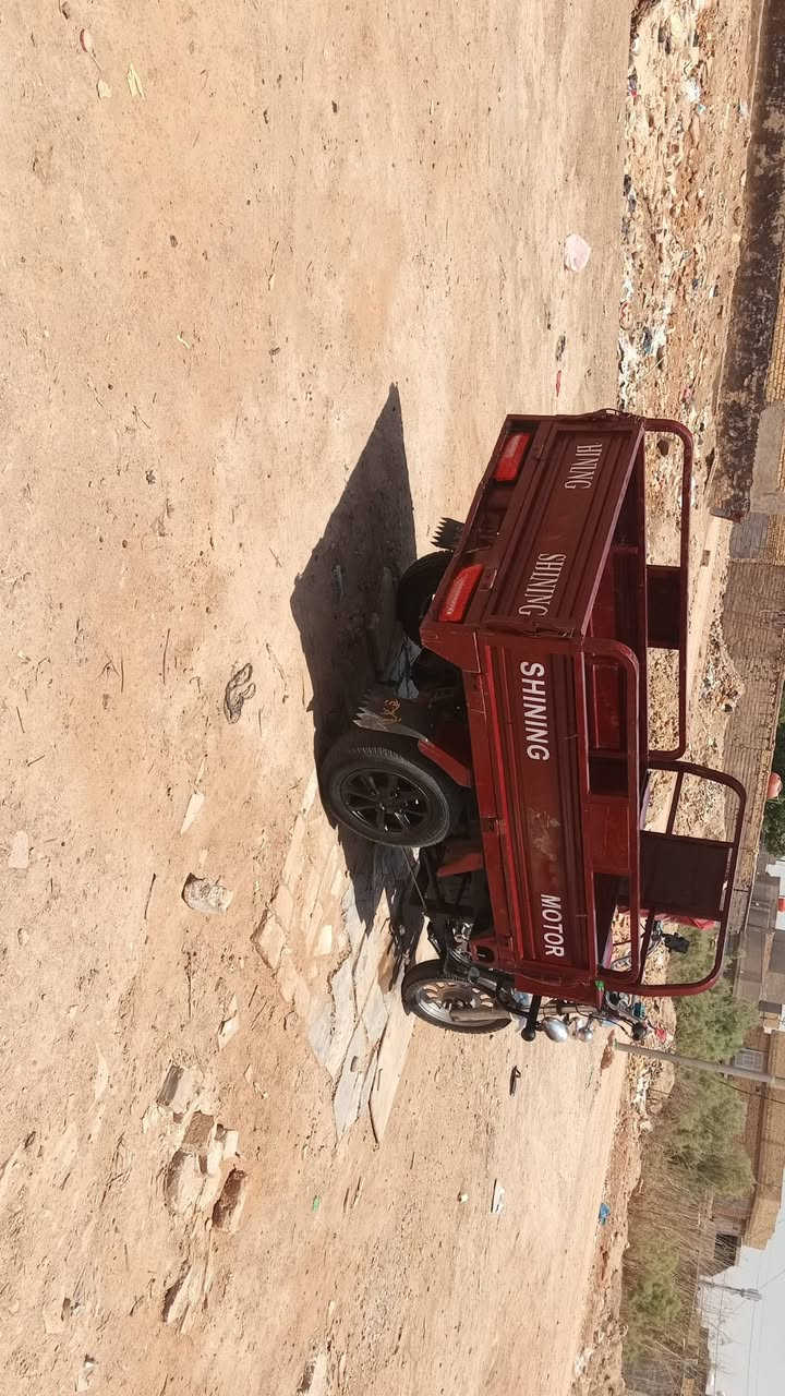لبيع موديل 16 اوراق صؤالي محرك 20 مكاني دوانيه جلبيه سعرها 1250 (***********
