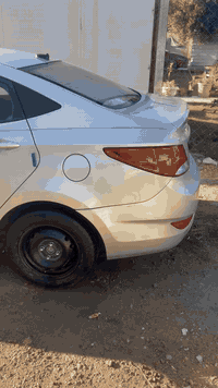 السلام عليكم اخوان اكسنت 2017 لون سلفر غير محدد مبدل بيها جاملغ و بنيد صور الحادث ويه المنشور. ماشيه 152 قابل للزيادة  بيها جراد عله صبغ امريكا للاستفسار ‭0776 371 1942‬ واتساب
السعر 91 مجال بسيط مكاني البياع
