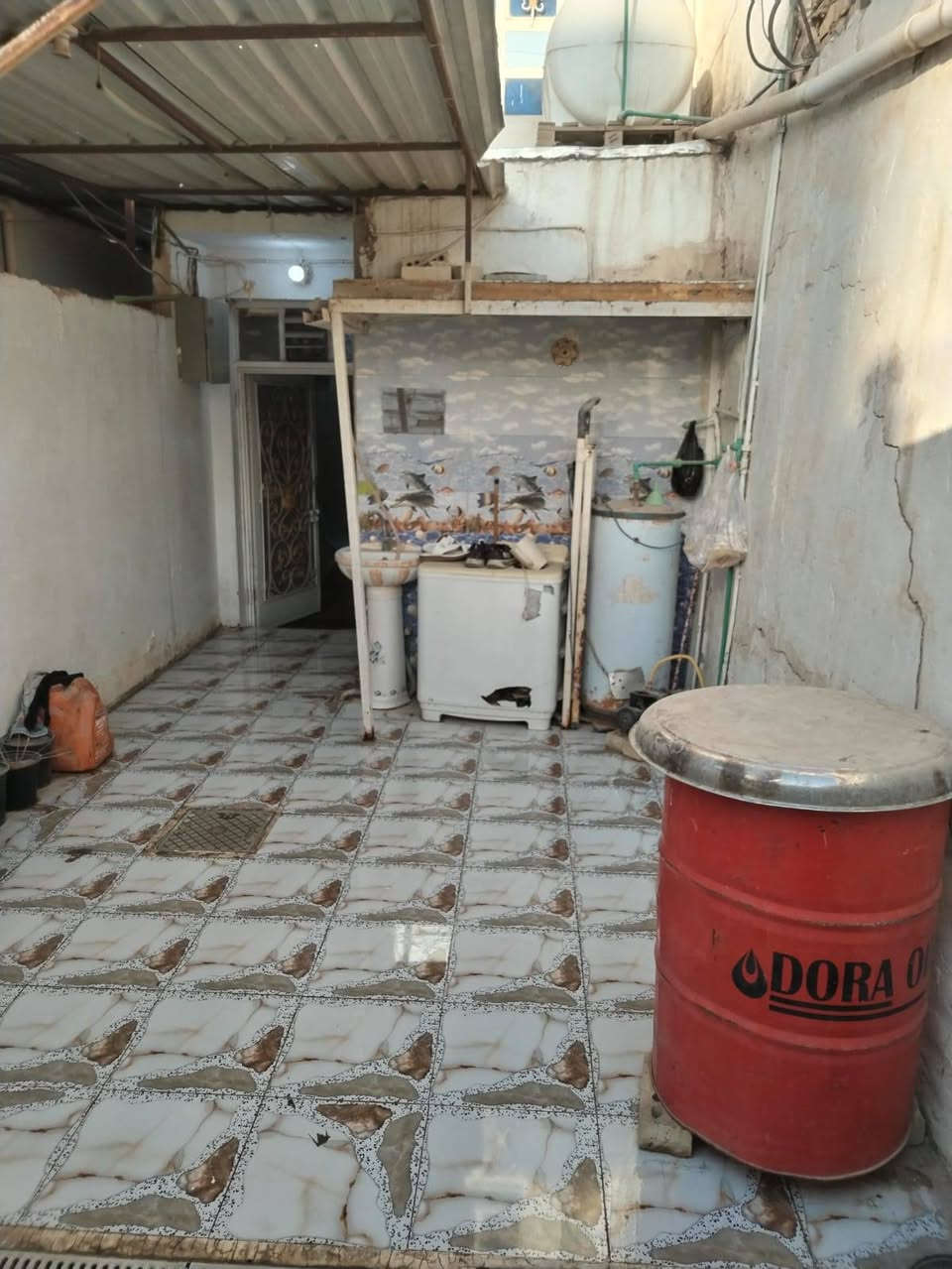 مساحه ٦٦.٥ م باسمي سعر مناسب
 طابقين عكاده
الطابق الاول مطبخ وحمام وصاله وغرفه
الطابق الثاني صاله كبيره وغرف عدد ٢
للعلم عرض الدار ٣.٥ متر 
 مكان جدا راقي وقريب على الأسواق والمدارس الابتدائيه والمتوسطه الاعداديه وافران صمون ومخبز والأسواق

للتواصل
***********
