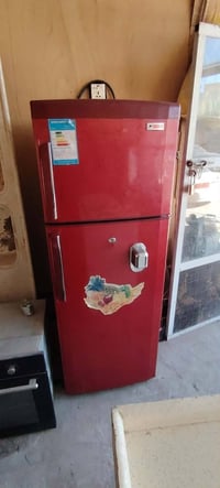 وبركاته ثلاجه للبيع اخت الجديده نضيفه شغاله للاستفسار خاص او اتصال على...