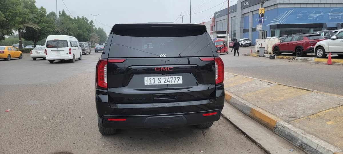 السلام عليكم
GMC YUKON 2022 
رقم بغداد مميز تحويل مباشر 
الرقم مع السياره 
ماشية 34مايل وقابل للزيادة 
السياره وارد امريكي مكفوله من الصبغ
 فقط بارد مكانين  
مواصفات السياره 
فئه/SLE
شاشه ابل كار بلي 
رادار امامي 
نضام خروج عن مسار 
وضعيات قيادة متعدده
نقطه عمياء 
اريل نفكيشن
تحذير تصادم
حساسات امامية
حساسات خلفيه 
كامرة خلفيه
ثلاجة وسطيه 
شاشة عرض ديجتل 
كشافات ضباب 
العنوان بغداد 
للأستفسار 
***********
***********
