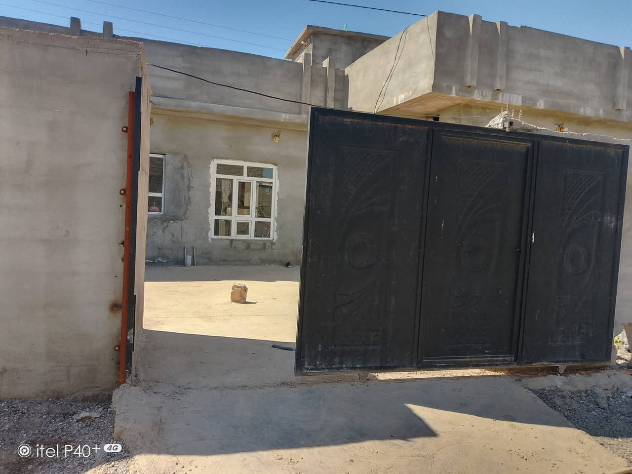 بيت للبيع طابوزراعي الحويجة حي خلف الخظر 
200 متر بصف شارع التاورات 
غرفتين نوم وهول ومطبخ وربعه 
السعر 32 مليون واصل ماء وكهرباء ومولد
***********
