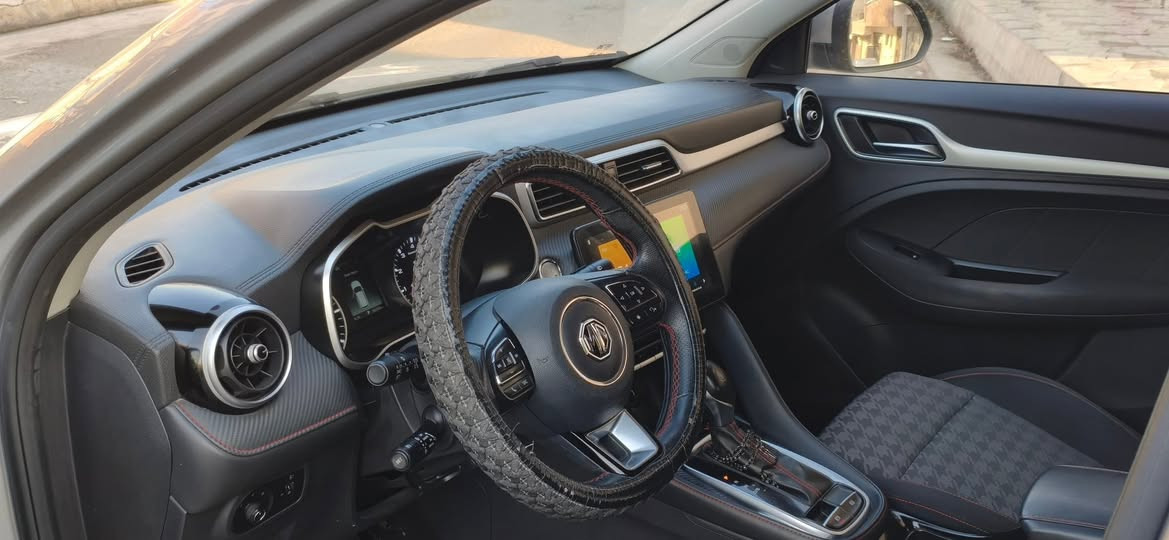 MG ZS موديل 2023 للبيع
* موديل: 2023
* صبغ وكالة 100% (بدون أي صبغ)
* بدون حوادث
* حالة ممتازة جداً
* محرك اقتصادي بالوقود
* جير أوتوماتيك
* شاشة لمس
* كاميرا خلفية
* حساسات خلفية
* مثبت سرعة
* تحكم بالمقود
* تشغيل ذكي (حسب الفئة)
* داخلية نظيفة جداً
* تواير بحالة جيدة
* جاهزة للاستخدام وما تحتاج أي مصروف

📍الموقع: دهوک

💰السعر: ( 117$ ) بیها مجال

📞 للتواصل: (***********)
