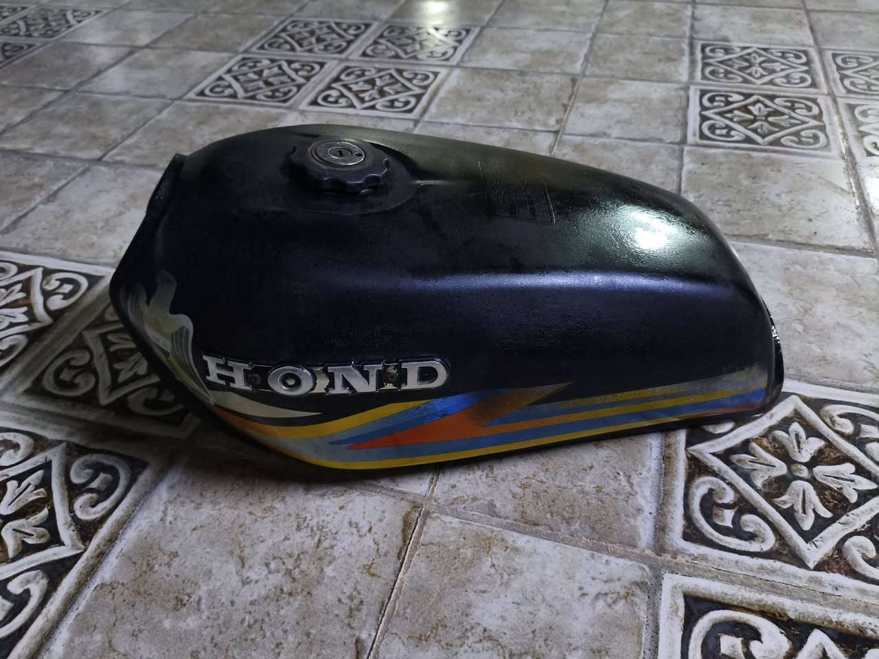 السلام عليكم 
تانكي هوندا أصلي وصفاحيات نظيف مابي زنجار السعر 10
كشن تايكر نظيف كلش 10 
دبلات زوج 10
درع لايت امامي 8
تخم اشاير وبگ لايت لد 15 كله شغال
مكاني واسط قضاء الصويرة


**إذا كنت صاحب هذا الإعلان وتريد حذفه لأي سبب، رجاءا أرسل رسالة إلى الدعم الفني**