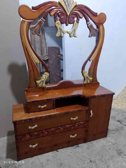 مكلفه بالنشر
ادمن وافق بلا زحمه ع منشور

صوميه مع راس عالي السعر ١٥٠
ميز تواليت السعر ٧٥
زاويه جديده مامستخدمه سعرها ٧٥
للاستفسار الاتصال على الرقم ***********

العنوان الصويره
