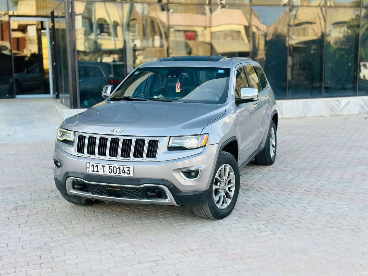 سلام عليكم جيب البيع
🔴 جيب گراند شيروكى2015 

العنوان بغداد الدوره البعيثه 
الهاتف ***********

0️⃣7️⃣7️⃣0️⃣7️⃣9️⃣0️⃣6️⃣5️⃣6️⃣1️⃣
صور الحادث مرفقه بل منشور فقط حادث مريكه تلث قطع صبغ فقط  . 
سياره بدون ايرباك يعني كفاله من اليرباك 
** ماشى110 كم .
1_  سكف بانوراما  
2-كشن هيتر وكشن تبريت.
3-كشن كهربا ئي وكشن مساج.
4-استيرن هيتر *- استيرن شفطاط وتحكم *- مكان قرص سيدي
5-لايد ليد + لايدزينون.
6-مرايا هيتر *-مرايه حساس .
7-ئوتوبريك *-ئوتو ترافلايت *-ئوتوستارد. تحديد سرعه
8- 10 سماعة+ ديجه ي بل سندوق بلاد شريكه  
9-تبريد مركزي *-صندوق شفط .
10-يدات نيكل +يدات بصمه .
 11- مرايه ومرايه رادار .
12- طايرات جديد شريكه سبيرمقدس مانازل ..
14 تحديد سرعه . شغال
15دعاميه كدام ودعاميه وره بي رادار وحساسات.
16-.السعر 163 وبيها مجال جدن قليل ماكو هيج سعر بل خير الصير من نصيبه
كل جسم شرط عل وضع بلاد شريكة 
ملاحض/رقم جديد هزه وسنويه  كل جدي
