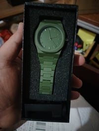 ساعات • للبيع • بالمفرق