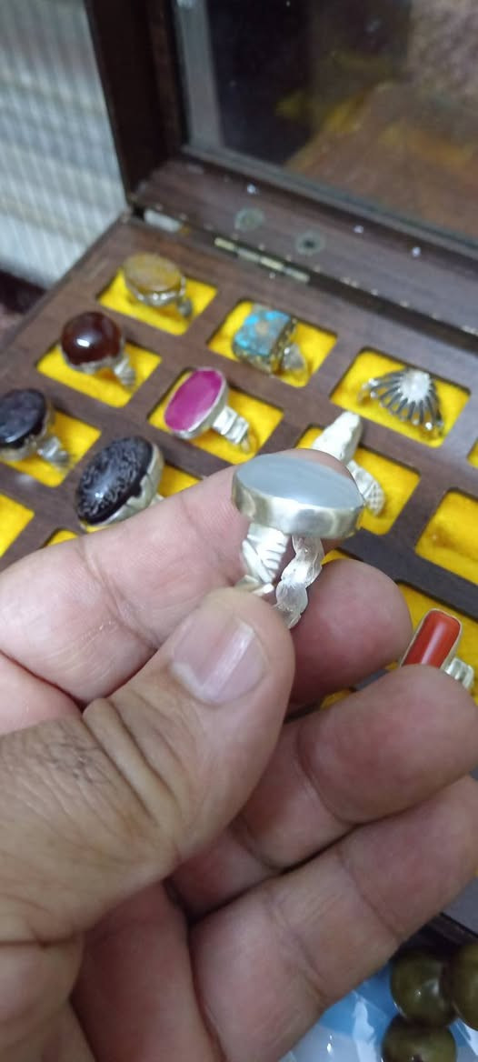 فضة ٩٢٥ صياغة يدوية قياس ٢٠  ٢١ السعر ٣٨ الف


**إذا كنت صاحب هذا الإعلان وتريد حذفه لأي سبب، رجاءا أرسل رسالة إلى الدعم الفني**