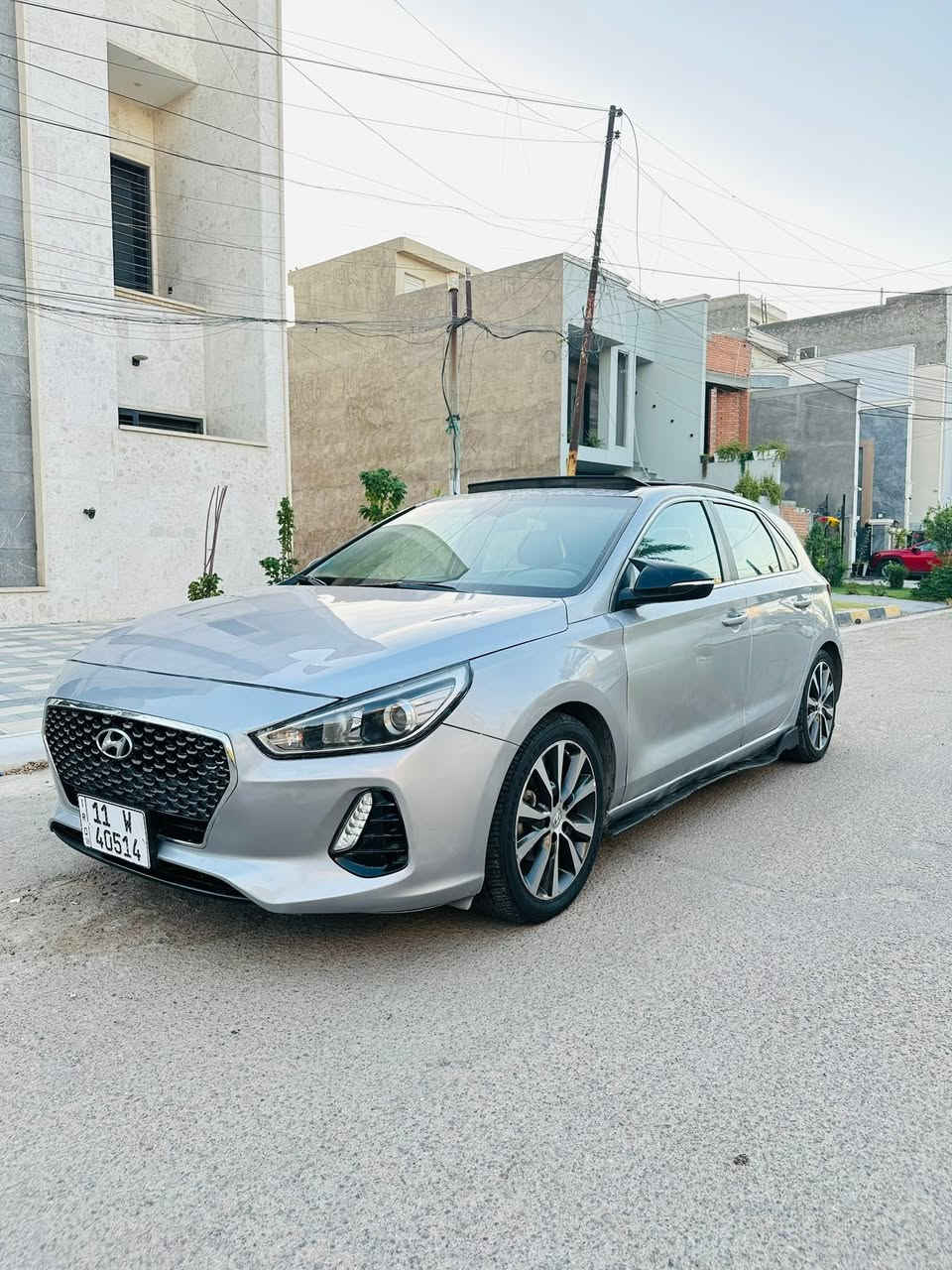 للبيع هونداي النترا GT 
موديل 2020 شكل الجديد 
محرك 2000 الكبير 
كير AT 
ماشيه 40 على وظع الشركه 
السياره فوووول مواصفات 
بانوراما 
بصمه تشغيل وبيبان 
جنطه بصمه 
ويل كب الكبير بلادي مع تخم تاير جديد باتري جديد 
كشنات جلد وتدفئة بالكشنات 
كرسي كهربائي 
تحكمات ستيرن جهتين حاكيه أتصال بلوتوث 
شاشه كبيره مع نفكيشن وكار بلي
رادار جانبي وأمامي 
تبريد شاشه 
برده خلفيه 
نظام متعدد القياده 
وبعد بيه هواااي مواصفات 
سياره نظيفه وجاهزه على وظع الشركه 
طخته جاملغ وبنيد من امريكا 
السعر 105 ورقه سعر مناسب جداً 
مكاني الغزاليه 
***********
