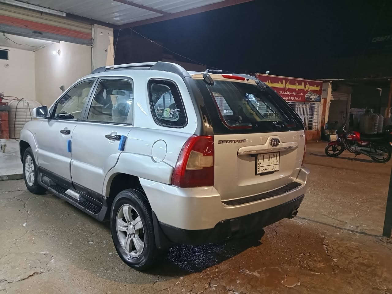 كيا سبورتج 2009سياره وارد امريكي ضرر باب الصدر مصبوغة حزام سياره جاهزه حداديه نضيفه سعر شده وبيها مجال ترهم مراوس اونقد رقم الهاتف ***********
