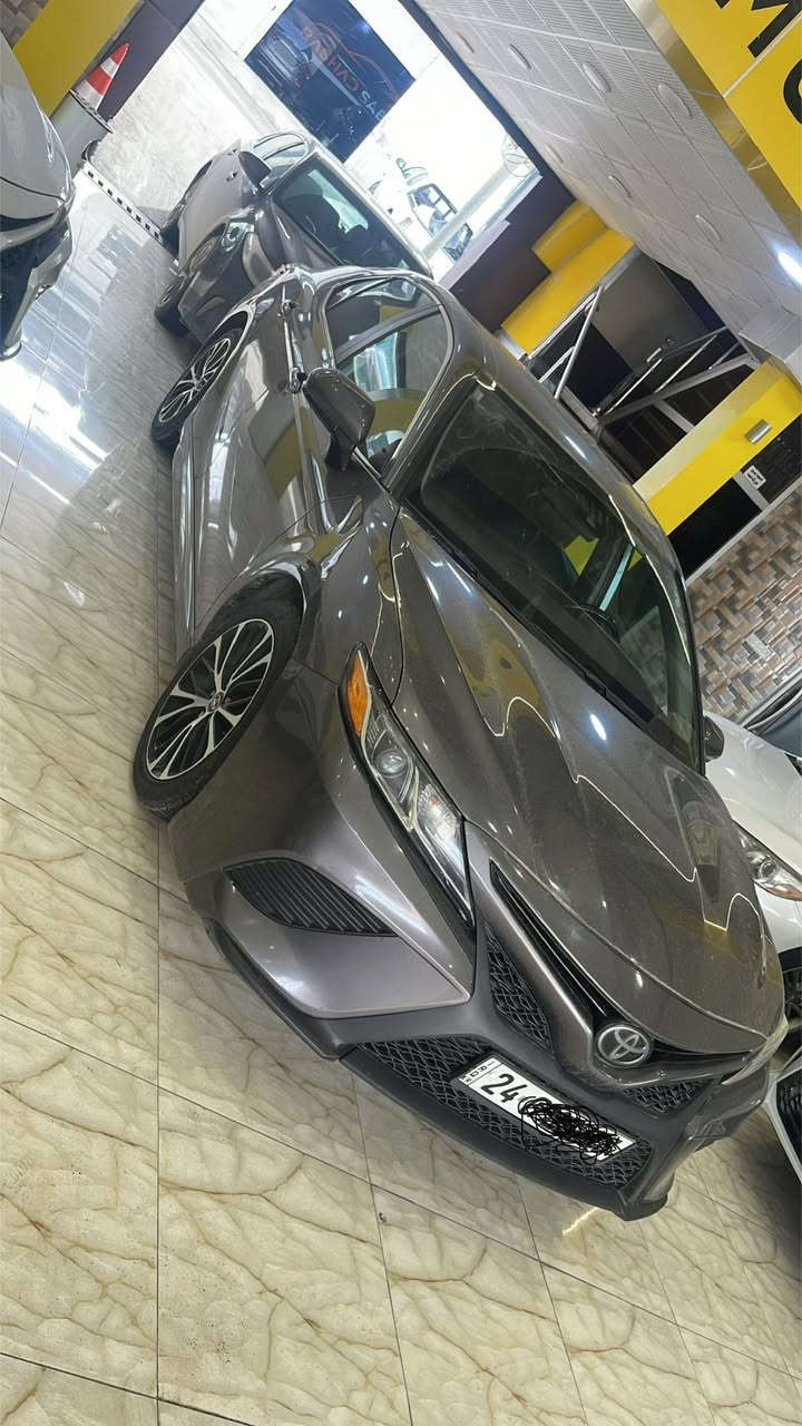 كامري ٢٠٢٠ امريكي لون نفطي بيها باب سايق صبغ بدون دواخل و بدون ايرباك موصفات se  ماشي ١٢٠ميل  سيارة باسمي تحويل مباشر كير و مكينة كهربائيات بشرط غرامة  ٢مليون ينزل من السعر 
سعر ١٧٧$ و مجال  مكان سيارة دهوك رقم موبايل ***********
