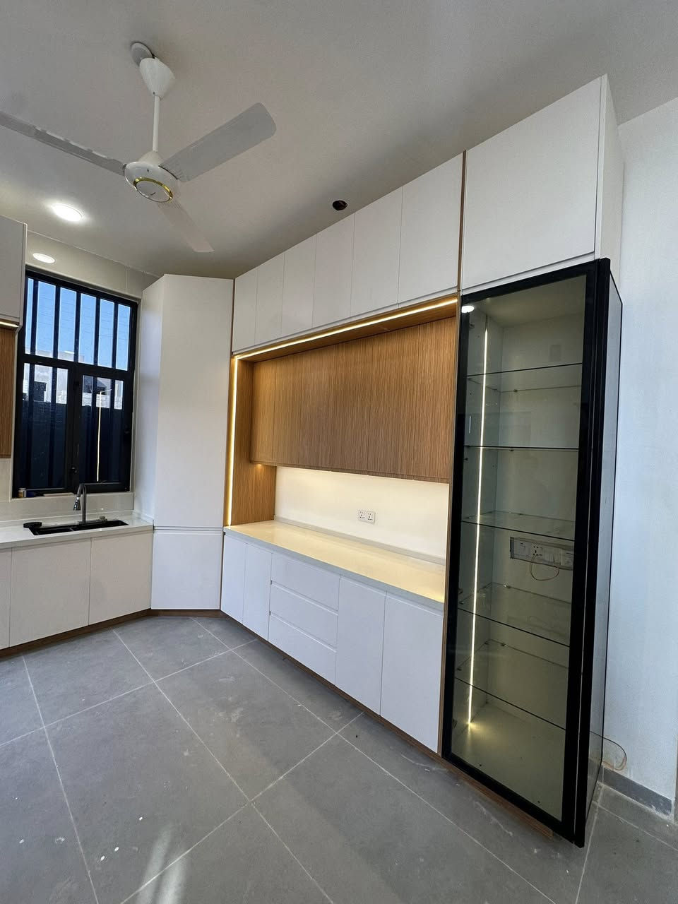 تعلن شركة عمدة ميلانو للمطابخ التركية 
تقدم لكم فرصة جديده لكل اهلنا في بغداد والمحافظات 
احجز اثاث بيتك او شقتك بالتقسيط المريح 
مطبخ 
غرفة نوم 
تخم قنفات 
ديكور داخلي 
صبغ 
شبابيك المنيوم 
محجر درج 
اجهزة كهربائية 
للحجز والاستفسار يرجى الاتصال برقم الشركة 
***********
او زيارة مقر الشركة بغداد القادسية قرب ساحة النسور
