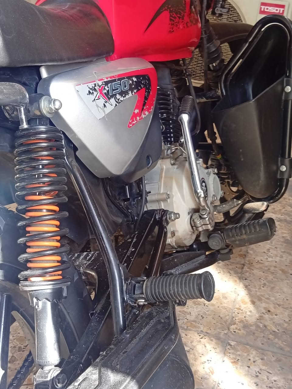 سلام عليكم دراجه بوكسر 2021/2022

الدراجه نضيفه + مكفوله  نقوصاتها بسيطه ميكلفن 100 الف،

رقم بغداد نكليزي لوحتين 
 تحويل ثاني يوم راعيها موجود 

سعر 2500 بيها مجال قليل 
مكاني بغداد جديده
***********
