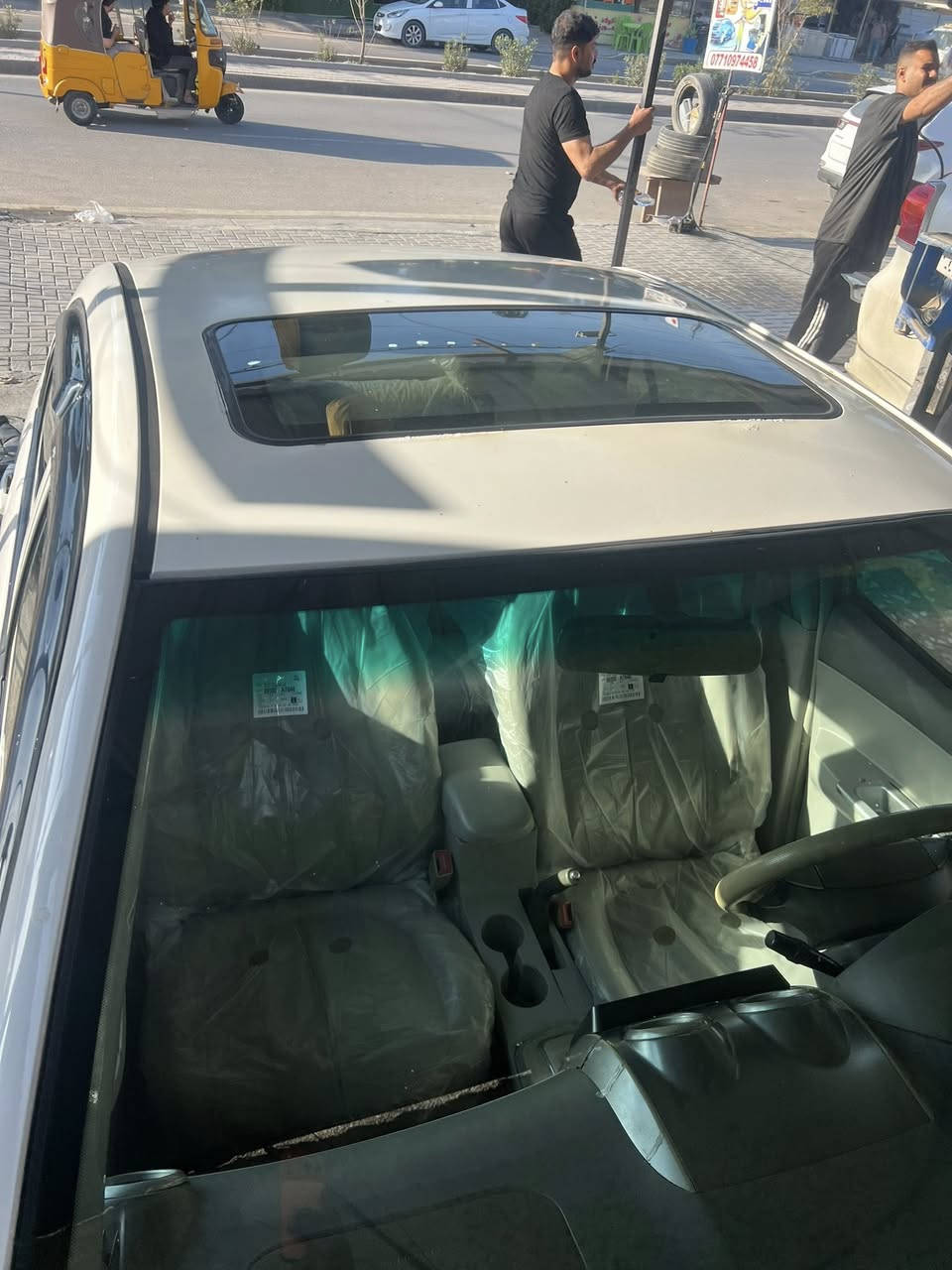 سلام عليكم اخوان
بي وايدي جي 3 موديل 2012

كير اوتماتيك كير مكينه لاتبخير ولاتنقيص 

بيه هلالات معمره سياره جاهزه متصرف عليه ربع صدر امامي وخلفي جديد مشط جديدلايت عالي وناصي زنون اصلي موصفاته فتحه بصمه ابواب بصمه اشاير حساسات كامره شاشه تحويل ثاني يوم 

سعر ٥٠وبيه حق جيه اتصال ***********عنوان بياع شارع ضغط
