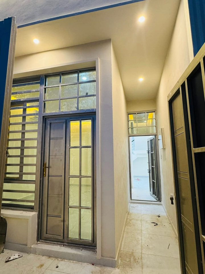 مشتمل في حي الغدير مساحة ١٠٠ متر مقابل دور السياسيين ضهر الوجه بناء جديد كونكريت للبيع للاستفسار ***********
***********
