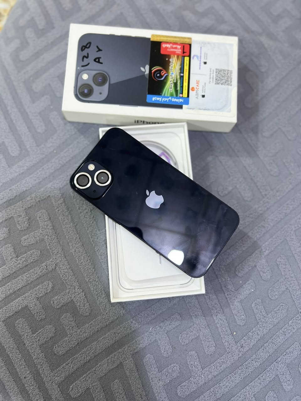 سلام عليكم آيفون 13 عادي شرق اوسط نضيف ذاكره 128 بطاريه 89 لون اسود جهاز كلشي مامبدل بيه مكاني كربلاء السعر خاص 
رقم /***********
